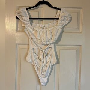 Le Lis Off-White Bodysuit